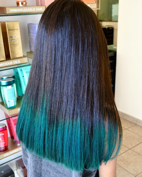 22 Trendy Hair Colours with Dip-Dye Ends : Emerald-Tipped Sleek Dark Hair