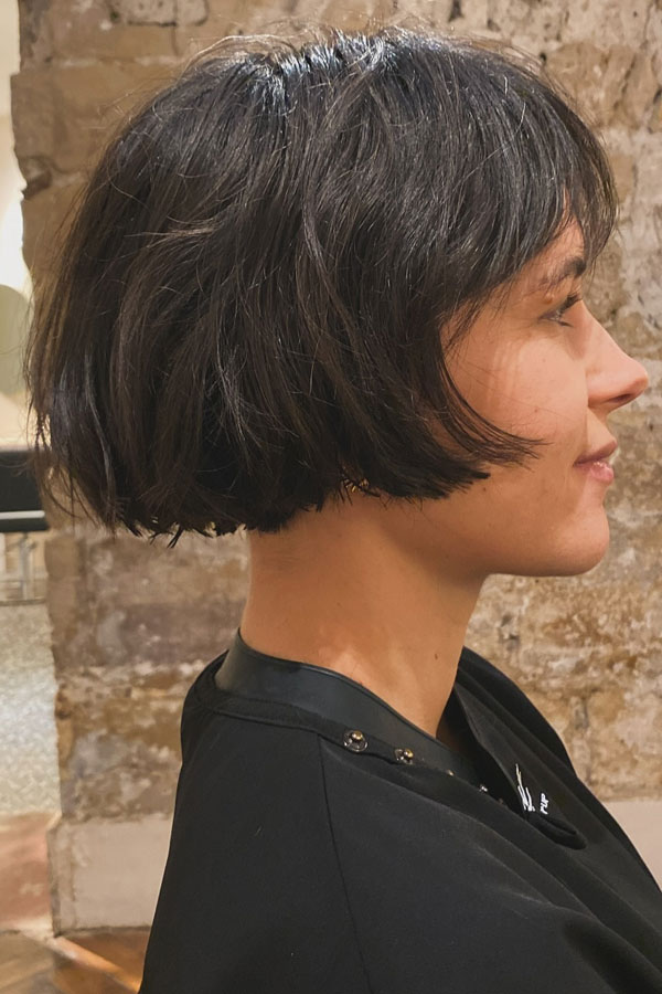 23 French Hairstyles for Effortless Chic Style : Classic French Bob with Subtle Layers