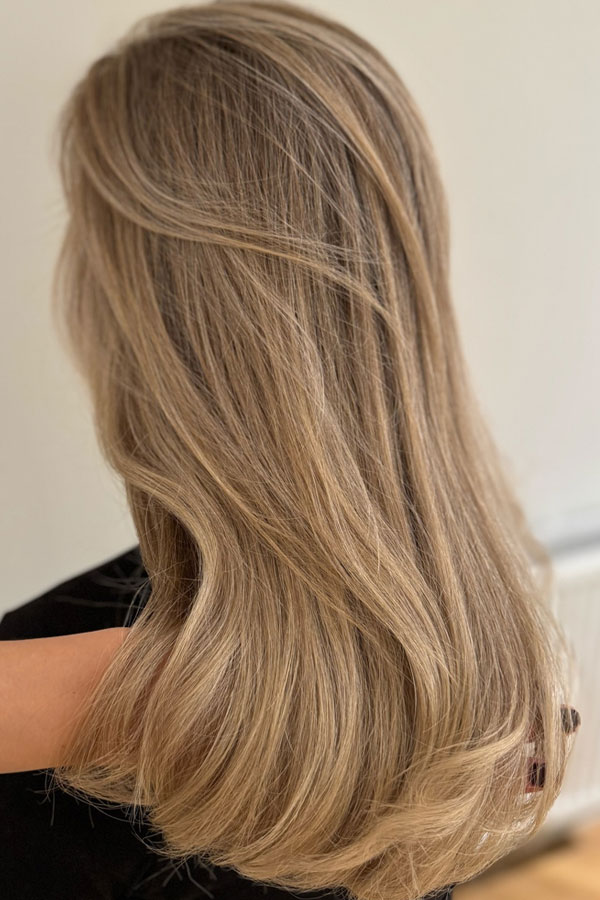 Old Money Beige Blonde with Subtle Layers