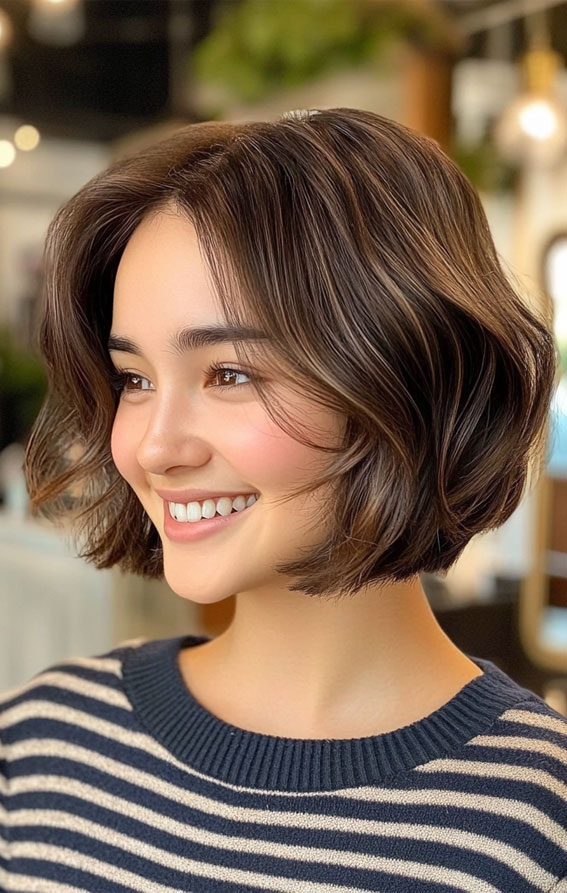 37 Best Short Bob Hairstyles : Soft Curved Bob with Subtle Highlights