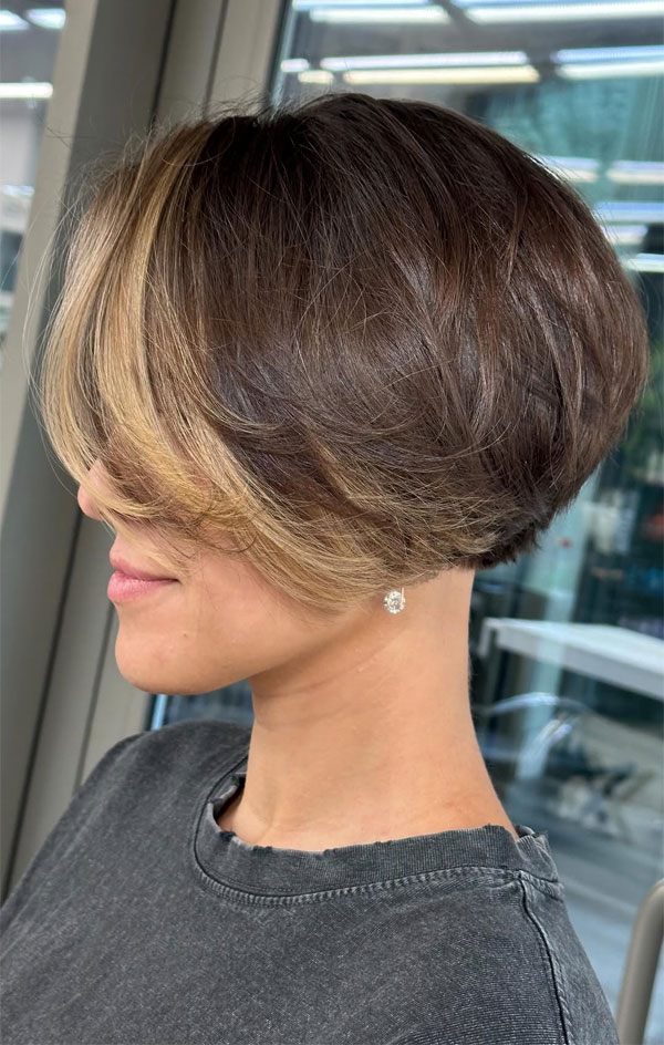 37 Flattering Short Hairstyles for a Thicker, Fuller Look : Sleek Tapered Bob With Blonde Highlights