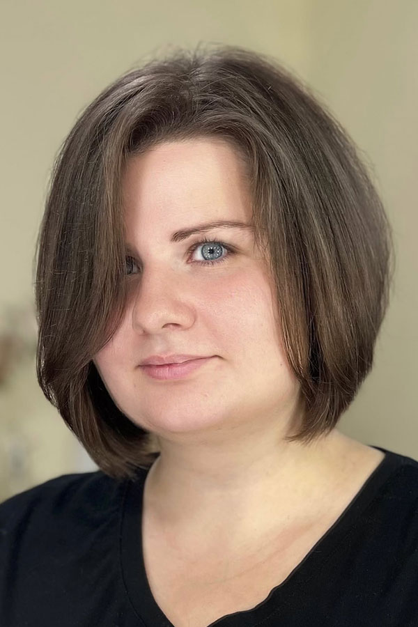 30 Flattering Long Bob Haircuts for Chubby Faces : Soft Layered Lob with Side-Swept Bangs