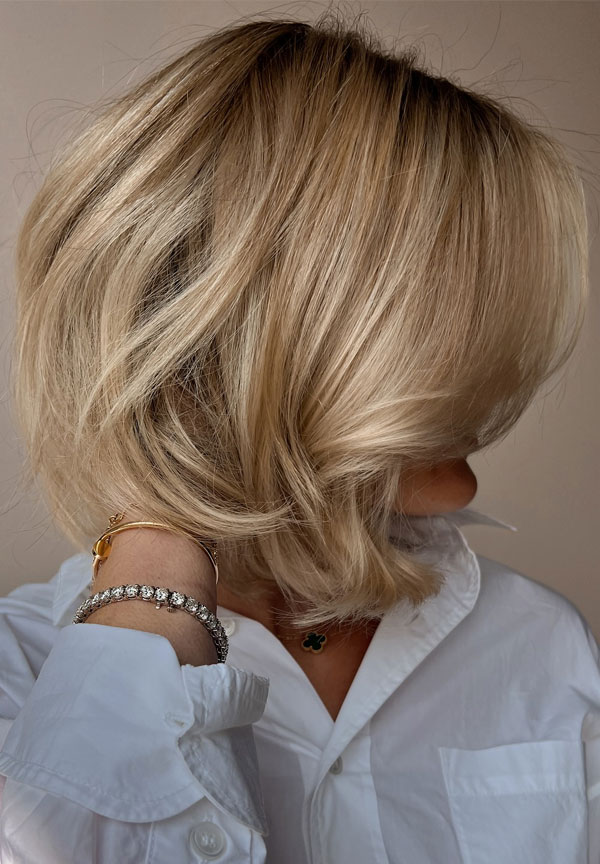 40 Blonde Hair Shades to Lighten Up Your Look : Soft Honey Blonde Bob