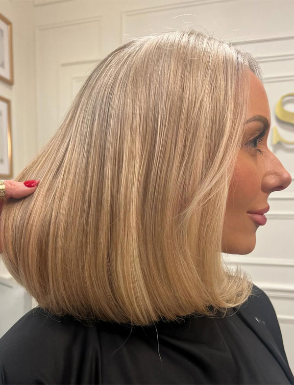 40 Blonde Hair Shades to Lighten Up Your Look : Warm Honey Blonde Sleek Bob