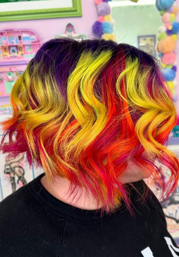 30 Bright Vibrant Hair Colour Ideas That Will Turn Heads : Fiery Sunset Wavy Bob