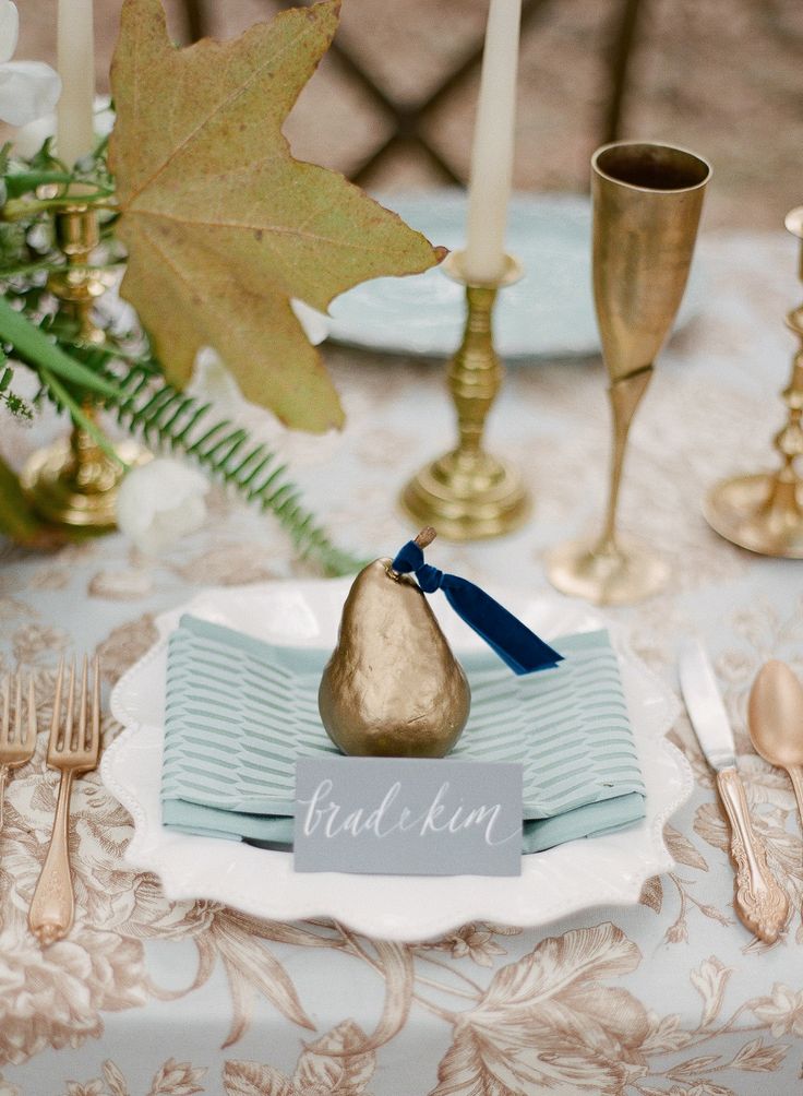 something blue wedding,blue wedding table setting ideas