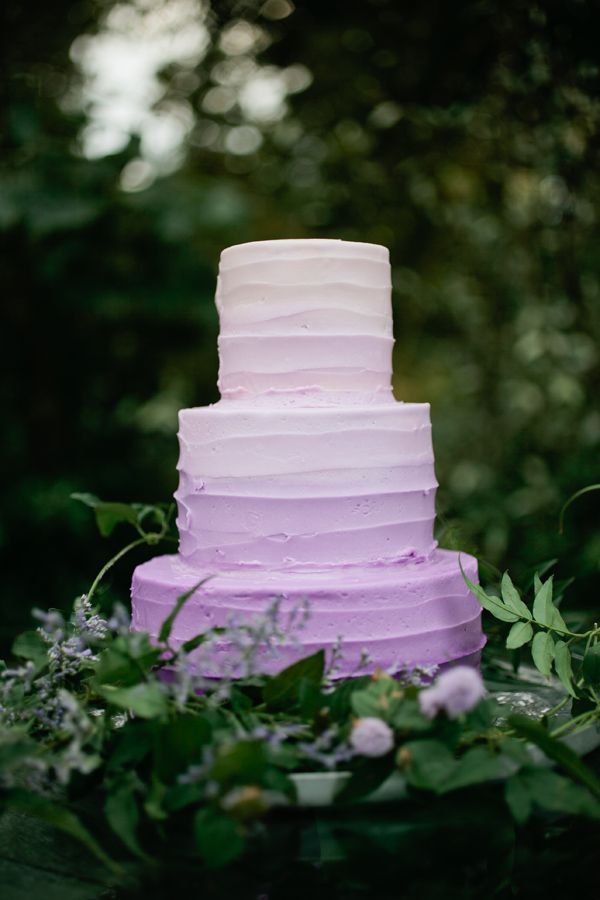 lavender wedding cake,lavender ombre wedding cake