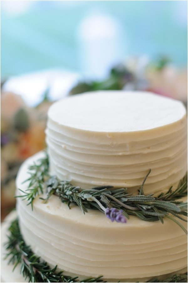  2 tiers lavender wedding cake