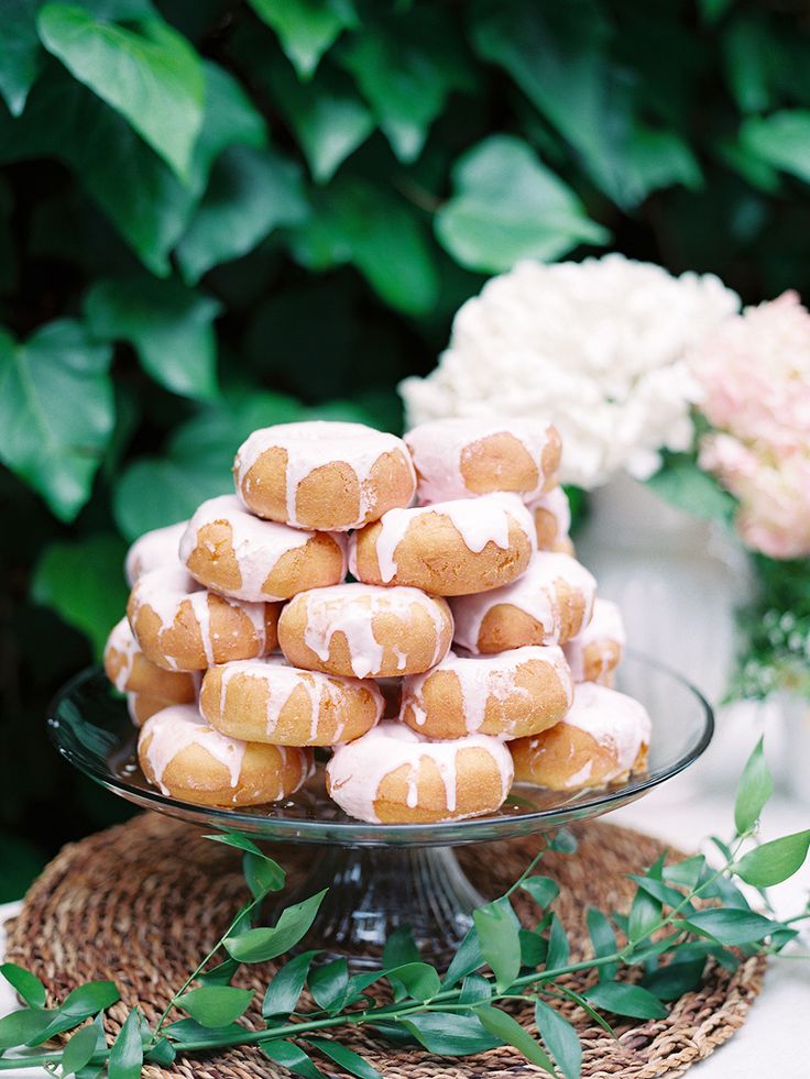 wedding donuts,pink frosted wedding donuts,wedding donut