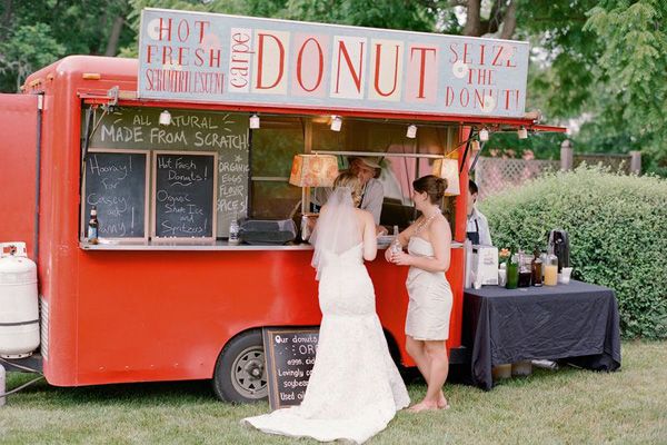 wedding donuts van,wedding donuts