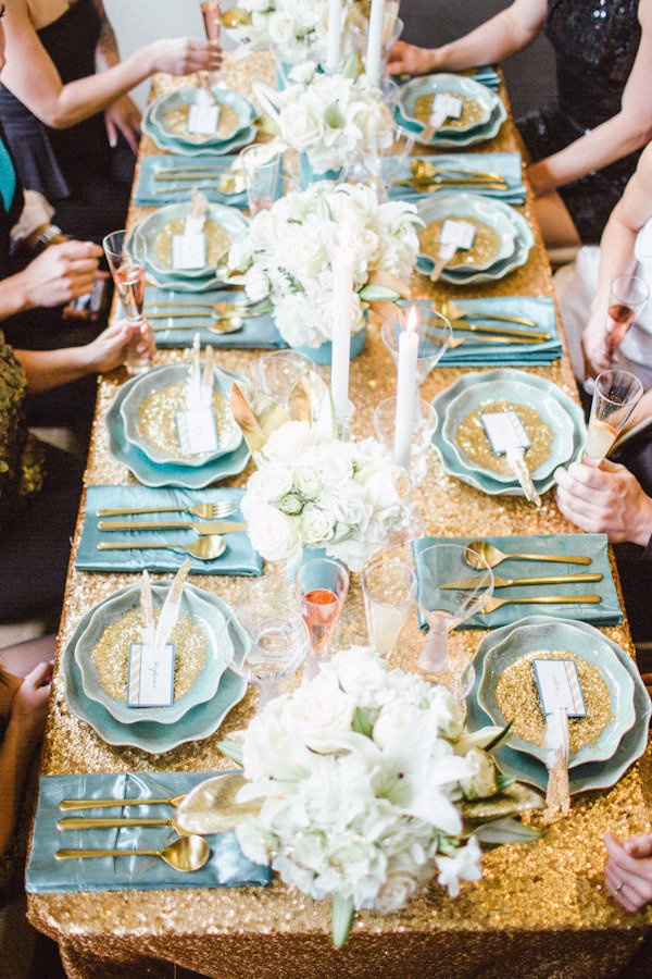 dusty blue and gold wedding,dusty blue and gold place setting