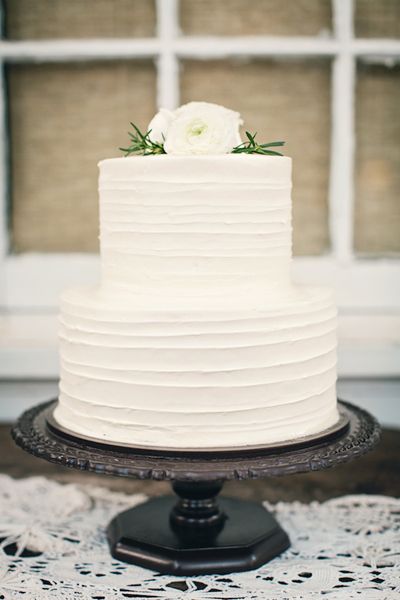 wedding cake,Wedding Cake Trend,Buttercream wedding cakes,wedding cake trends summer,summer wedding cake trends,wedding cakes buttercream frosting,cake buttercream roses