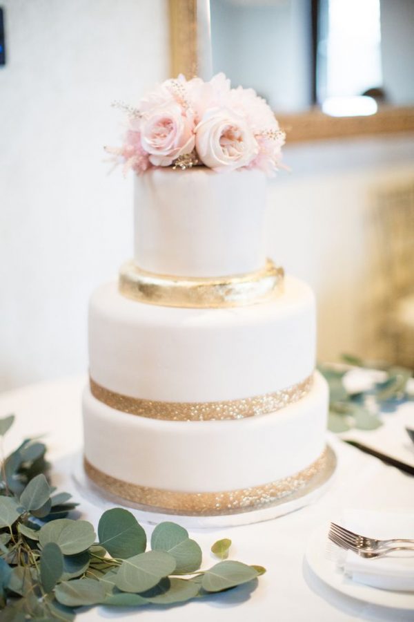 wedding cakes with gold accents spark and shine your day