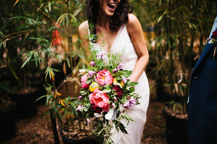 Photography : rebeccacaridad-manzanita.com | A Saja Wedding Dress and beautiful spring wedding bouquet | Read more about this #wedding on fabmood.com #bouquet #wedding