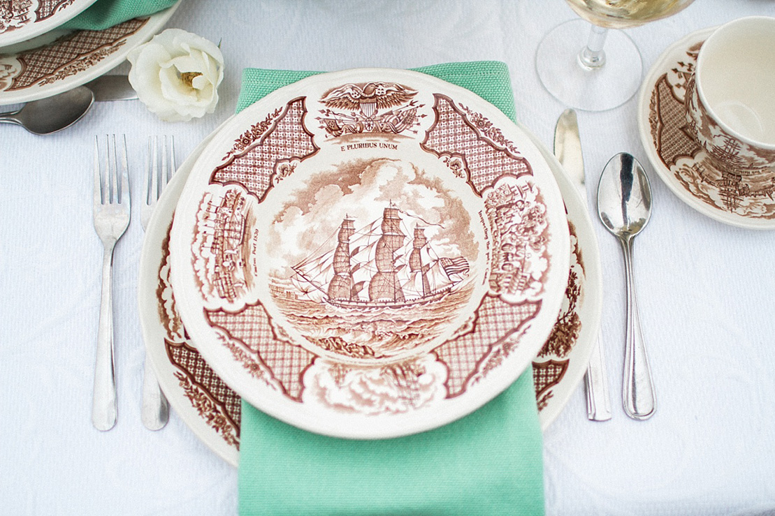 Wedding Place setting - Nautical Wedding Inspiration shoot | justinabilodeauphotography.com | #weddinginspiration on fabmood.com