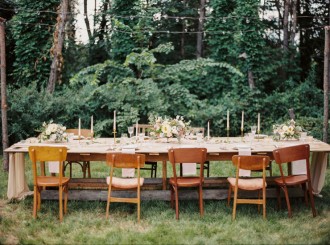 Rustic outdoor wedding reception | Cozy and Intimate Rustic Wedding | Photography : yuriyatel.com | read more: fabmood.com