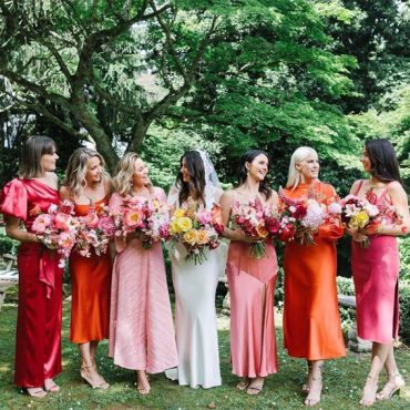 Coral and navy blue wedding color scheme | summer wedding color ideas