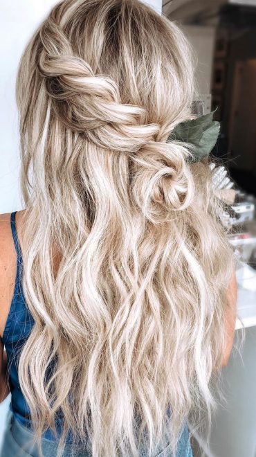 Best Half Up Half Down Hairstyles For Everyday To Special Occasion 1 ...