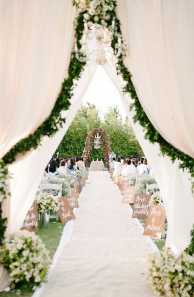 14 beautiful wedding entryway ideas for ceremony & reception