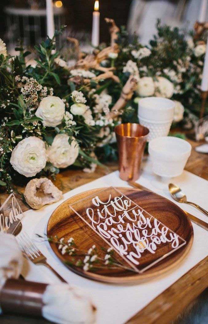 wedding table decorations, white and greenery wedding centerpieces #weddingtabledecors