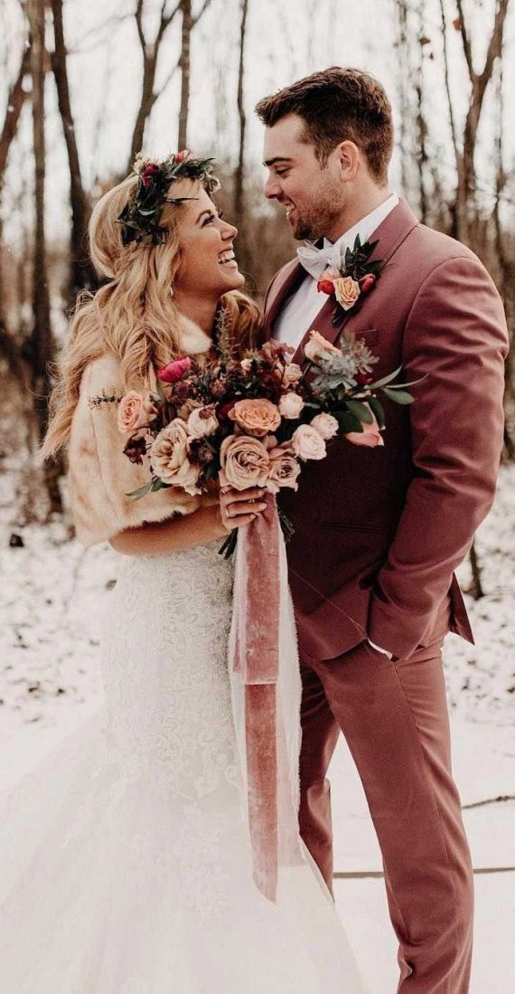 Dreamy winter wedding photos with snow background