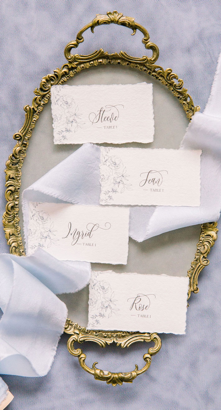 wedding escort cards, calligraphy escort cards, wedding ideas #escortcards