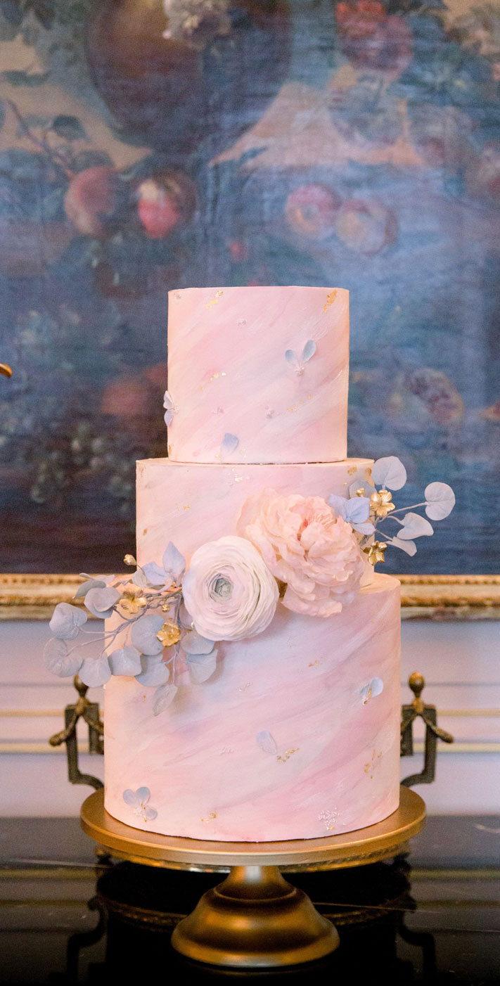 blush wedding cake, elegant wedding cake, luxury wedding cake, blush and powder blue, french styled wedding, wedding cake ideas, blush wedding cake ideas #weddingcake