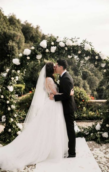 White flowers & Natural Greenery for a Romantic Fairytale Wedding