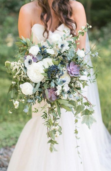 Lavender and Lilac Wedding Colours For Romantic Brides