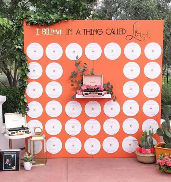 Best Escort Cards & Displays - Record Seating Charts 1 - Fab Mood ...