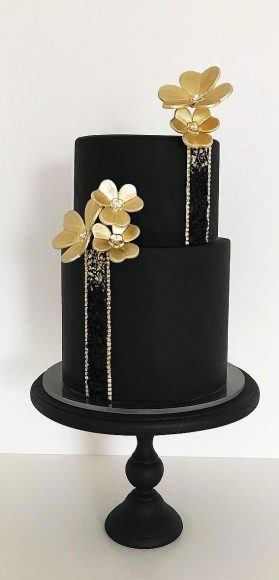 The Most Beautiful Black Wedding Cakes { Ultra Chic & classy }