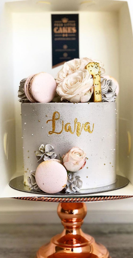 12 First Birthday Cakes That're Really Cute