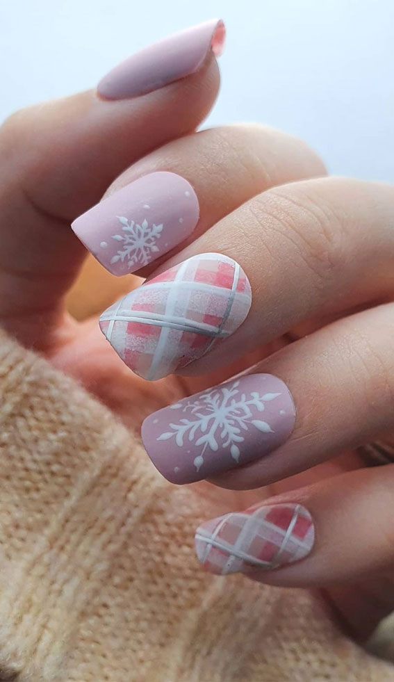 easy christmas present nails