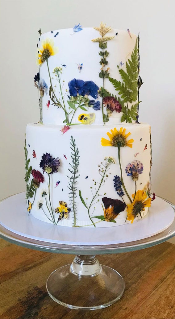 10 Edible Flower Wedding Cakes { Pressed Flower Cake Ideas 2021 }
