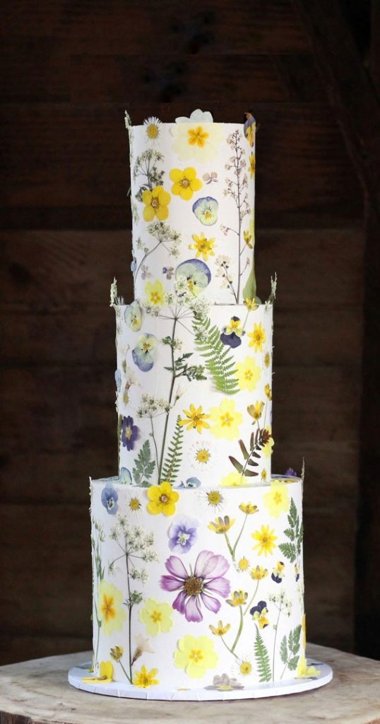 10 Edible Flower Wedding Cakes { Pressed Flower Cake Ideas 2021 }