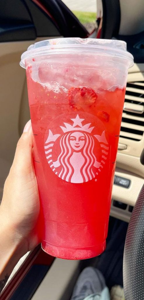 14 Starbucks Aesthetic Drinks That'll Make You Want To Try