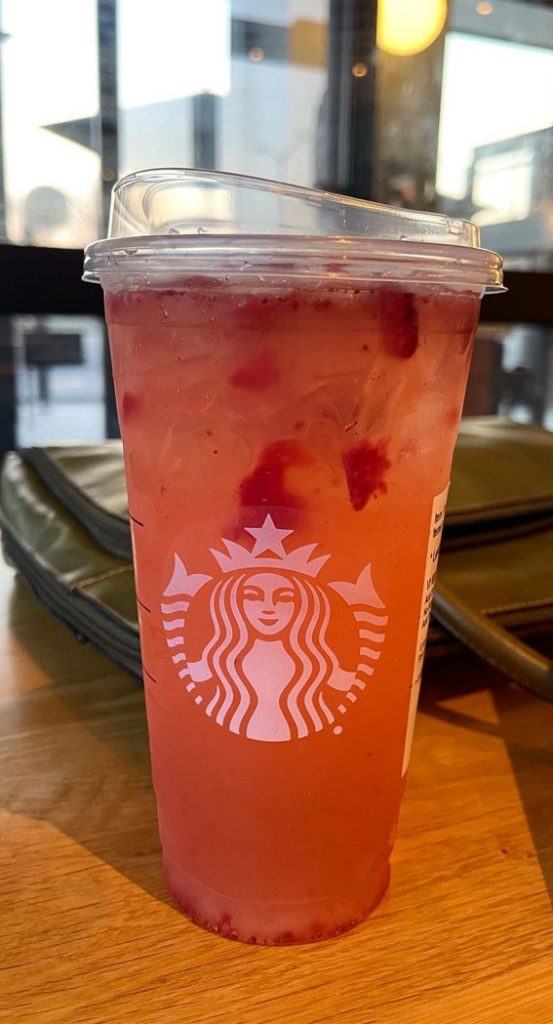 14 Starbucks Aesthetic Drinks That'll Make You Want To Try