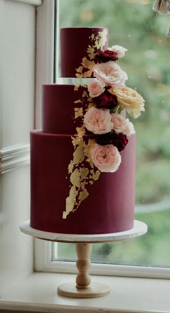 burgundy wedding cake, fall wedding cake, autumn wedding cakes 2021