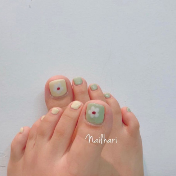 35 Pretty Toe Nail Art Ideas for 2022 : Mint Green + Flower