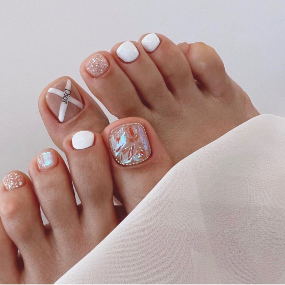 50 Trendy Pedicure Designs To Dress Up Your Toe Nails : Louis