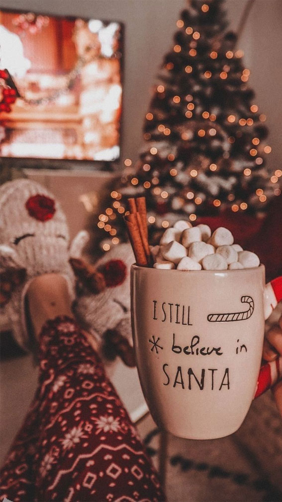 https://www.fabmood.com/wp-content/uploads/2022/11/christmas-aesthetic-1.jpg