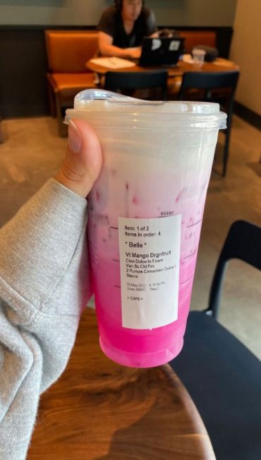 50+ Starbucks Drinks For Your Next Order : Mango Dragonfruit Refresher ...