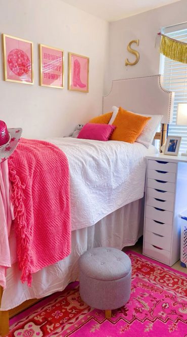 23 Dorm Room Ideas + Things To Know About Dorm Rooms 1 - Fab Mood ...