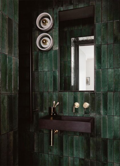 Green Enchantment: Captivating Bathroom Ideas in Serene Shades of Green ...