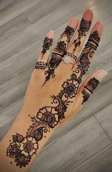 30 Beautiful Henna Designs : Floral Paisley on Fingers 1 - Fab Mood ...