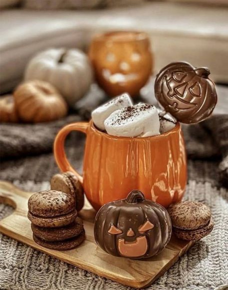 Capturing the Aesthetics of the Fall Season : Cute Pumpkin Chocolate 1 - Fab Mood | Wedding