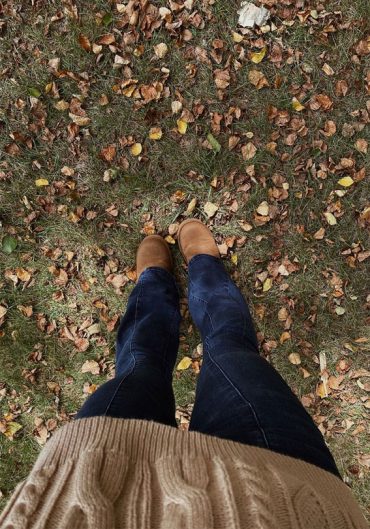 Capturing the Aesthetics of the Fall Season : Denim & Sweater 1 - Fab