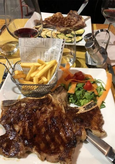 Indulgent Eats 50+ Foodgasmic Delights : Steak, Salad & Chips 1 - Fab ...