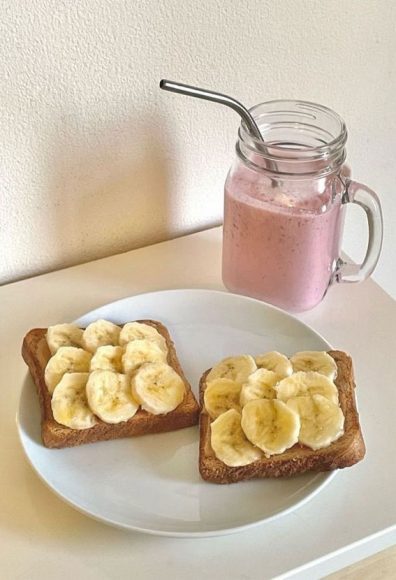 Exploring the Health Benefits of Wholesome Breakfast Bowls : Banana ...