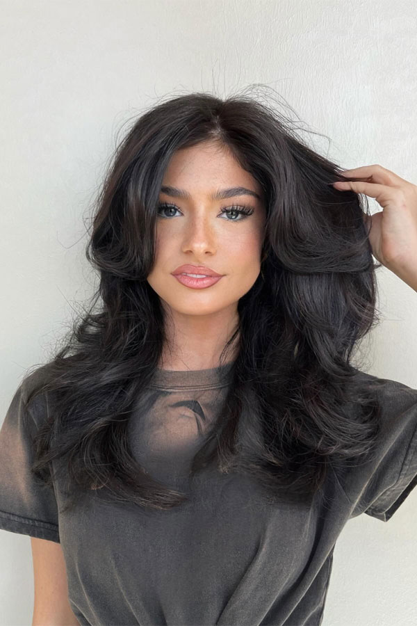 Layered Hairstyles, long layered haircut, Layered Hairstyles long hair, chic layers, face-framing layers long hair, long haircuts, front layered haircuts for long hair, layered haircuts for long hair, Short layered haircuts for long hair, Medium length layered haircuts for long hair